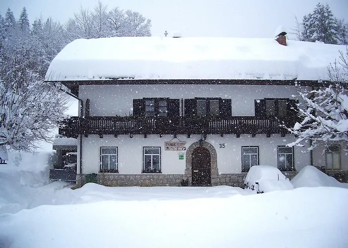 לינה וארוחת בוקר Resman